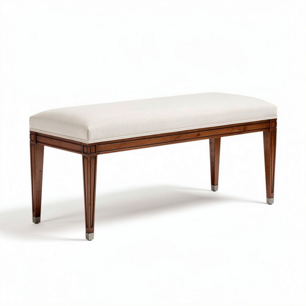 bank van massief hout met een gestoffeerde zitting in beige 120 x 40 x 45cm