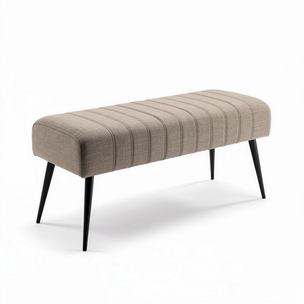 Bank van stof in lichtbruin 150 x 40 x 45cm met zwarte poten